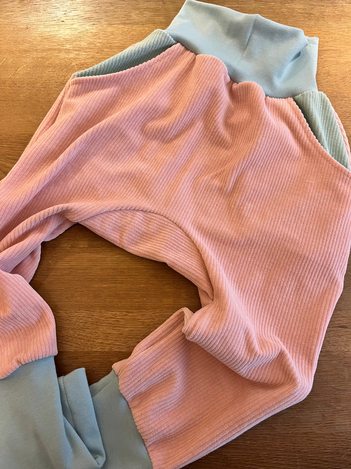 Knickerbocker aus Stretchcord - Milli Wonka