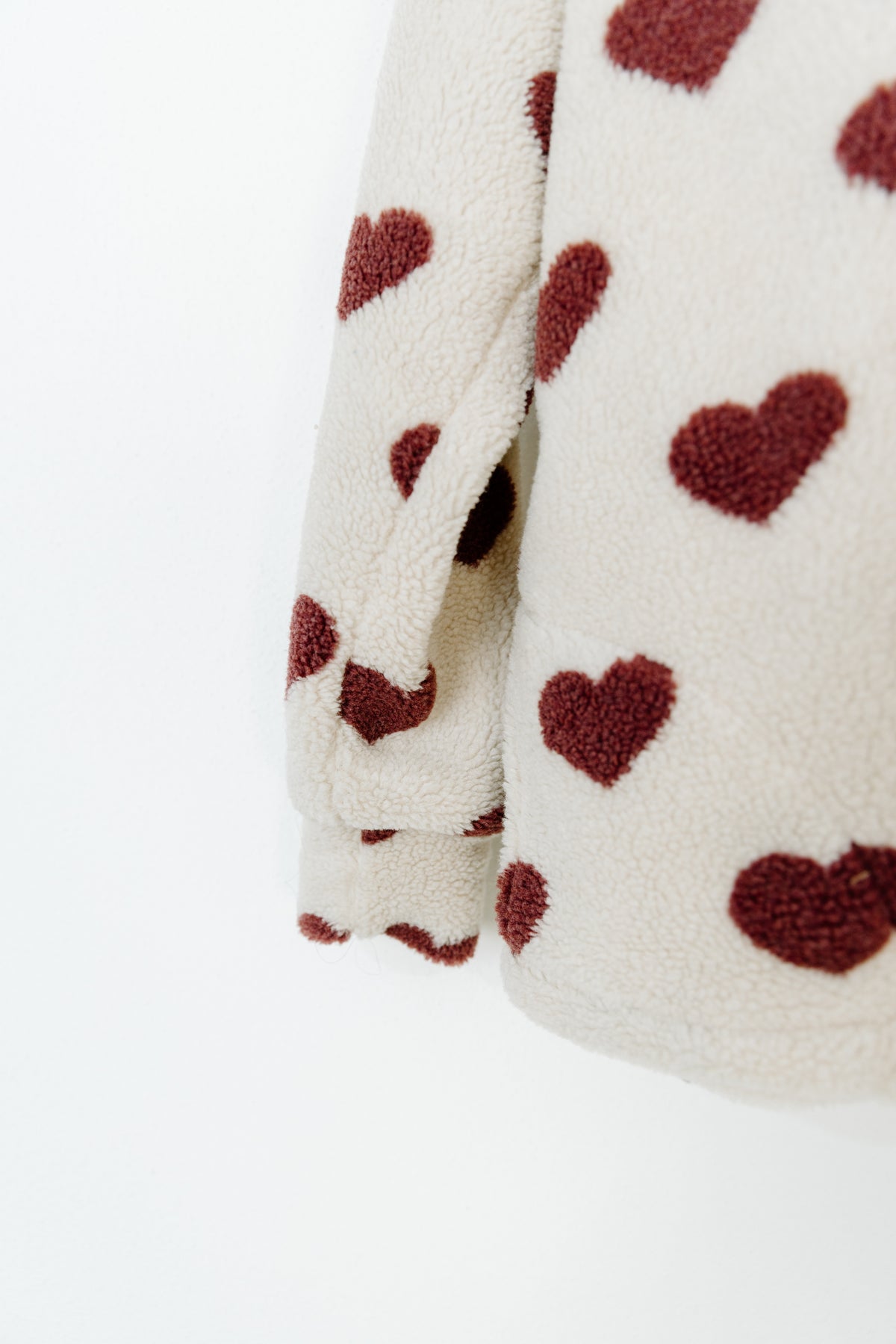 Sweater aus Sherpa-Fleece mit Herzen oder in Leo - Milli Wonka