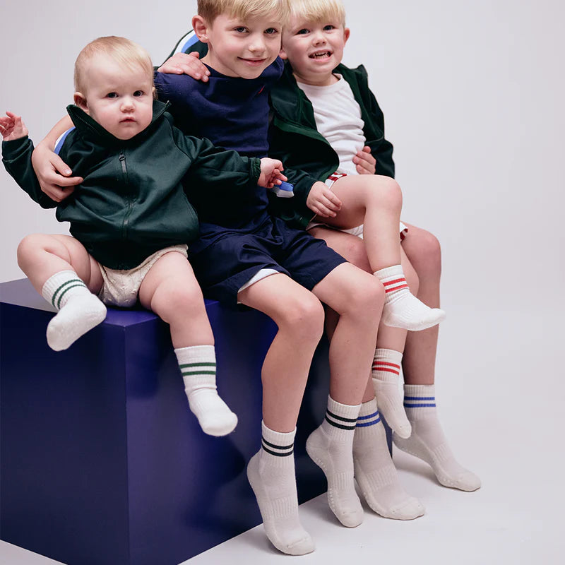 Rutschfeste Sportsocken Bio-Baumwolle weiß/grün - GoBabyGo