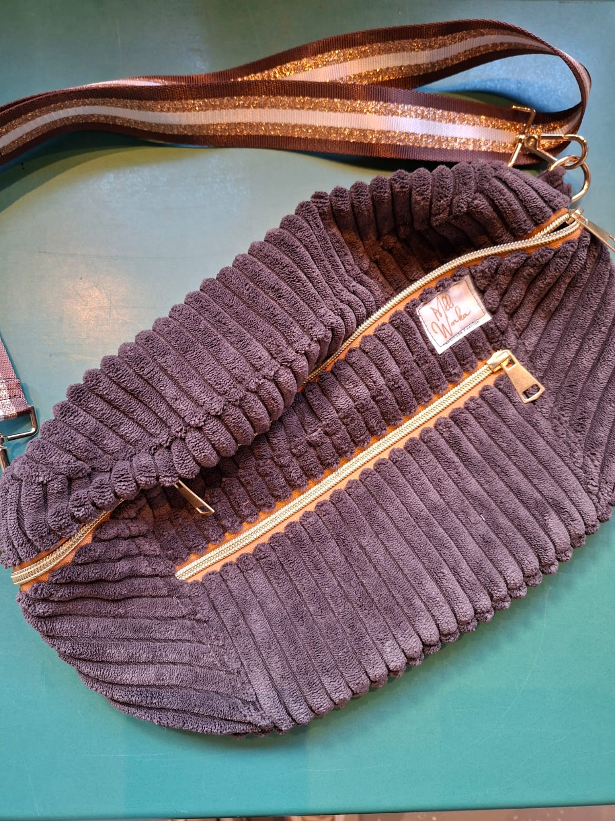 Crossbodybag Brown aus Breitcord - Milli Wonka
