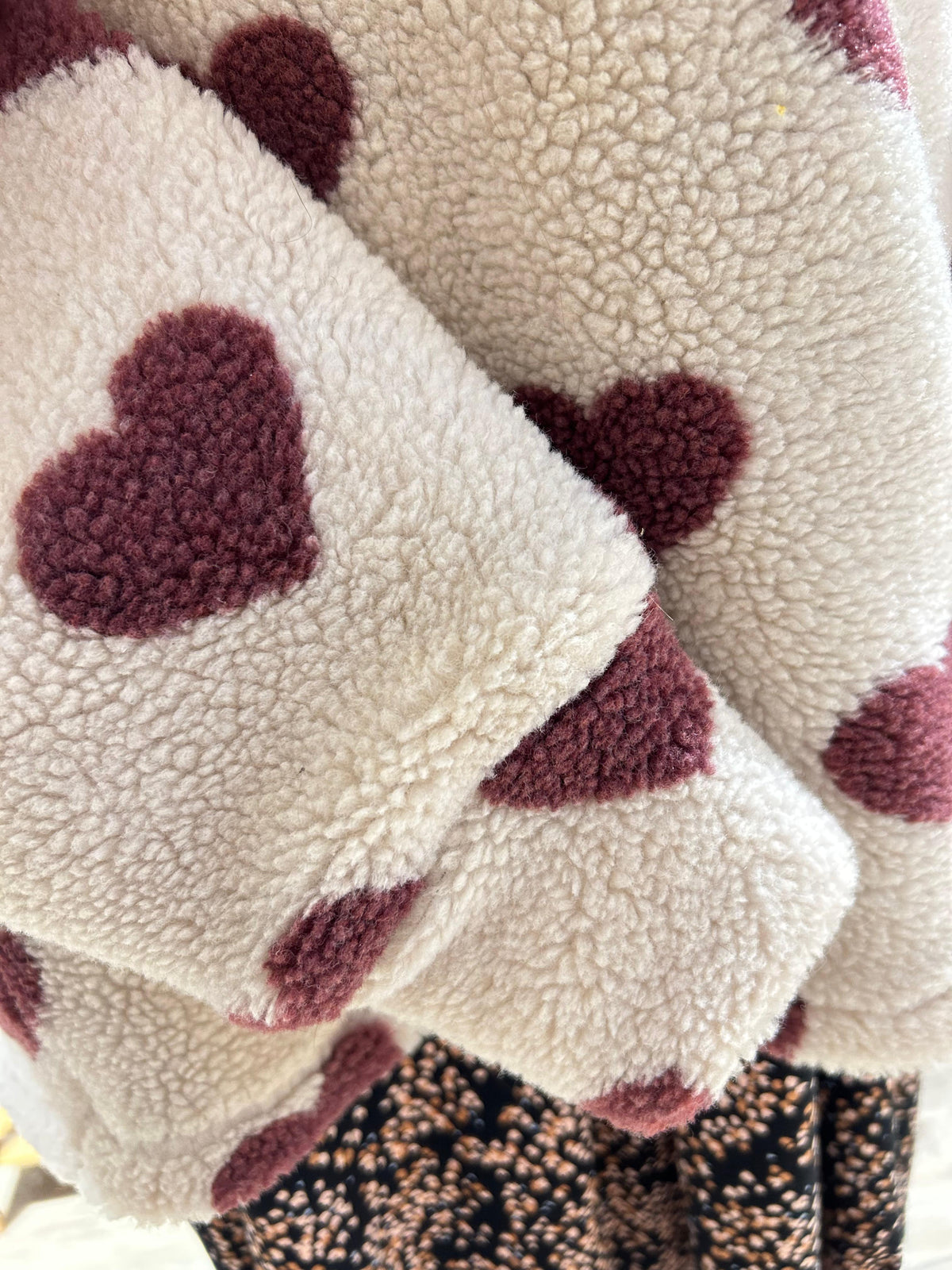 Sweater aus Sherpa-Fleece mit Herzen oder in Leo - Milli Wonka