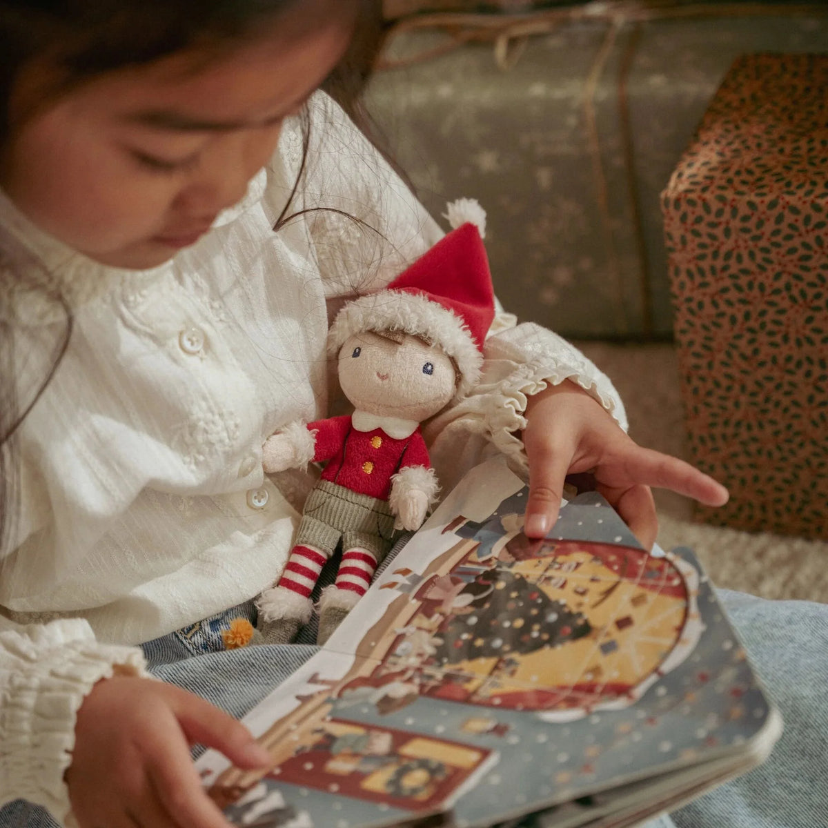 Weihnachtsbuch mit Kuscheltier Jim - Geschenkset - NL - Little Dutch