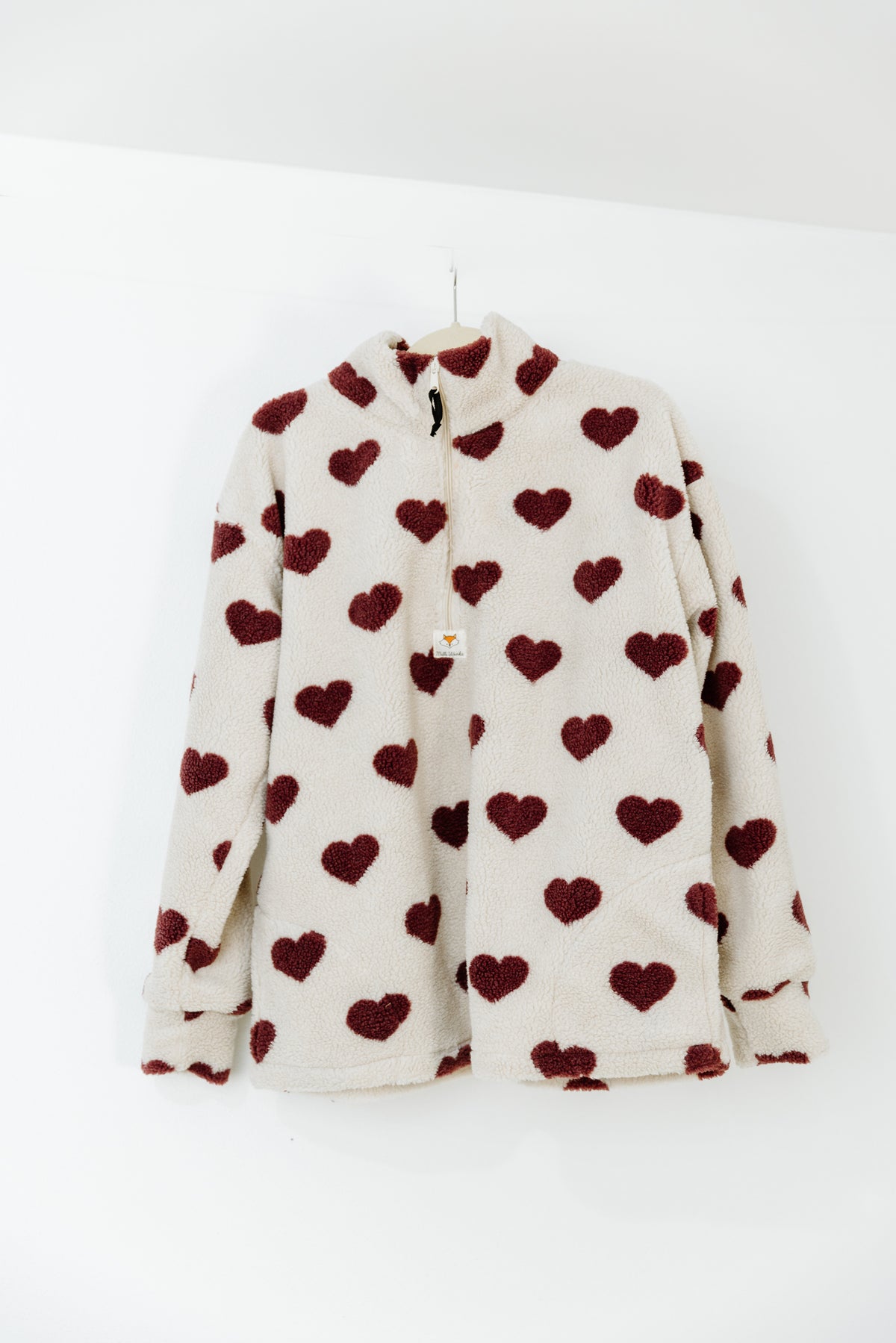 Sweater aus Sherpa-Fleece mit Herzen oder in Leo  - Milli Wonka