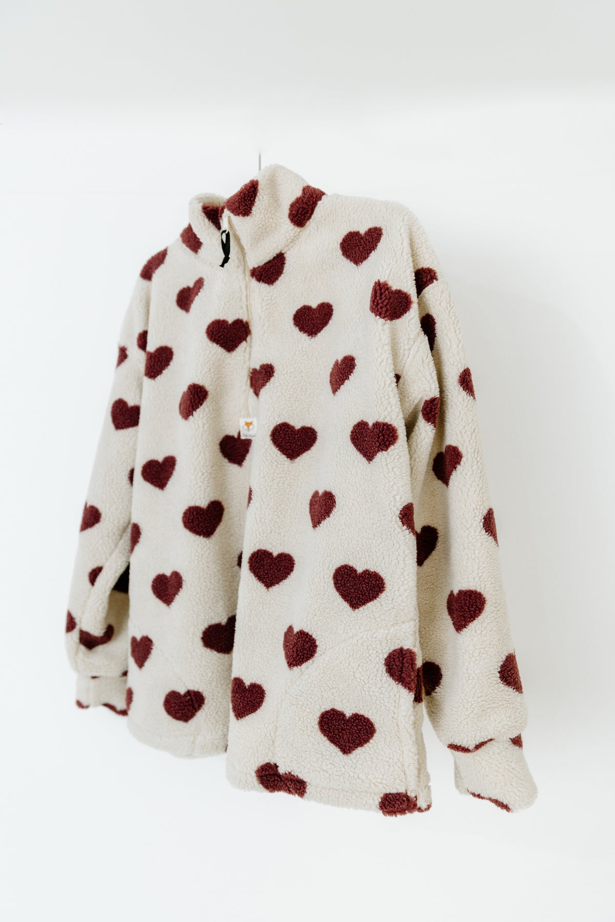 Sweater aus Sherpa-Fleece mit Herzen oder in Leo  - Milli Wonka